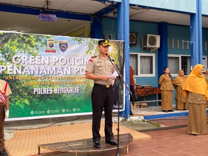 
Police Go To School, Polres Bengkalis Edukasi Pelajar tentang Green Policing dan Penanganan Karhutla