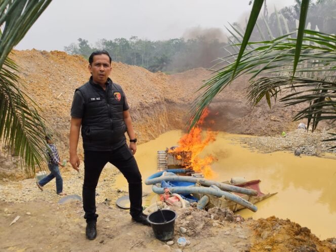 
Polres Kuansing Tindak 7 Rakit PETI di Tiga Lokasi, Seluruhnya Dimusnahkan di Tempat