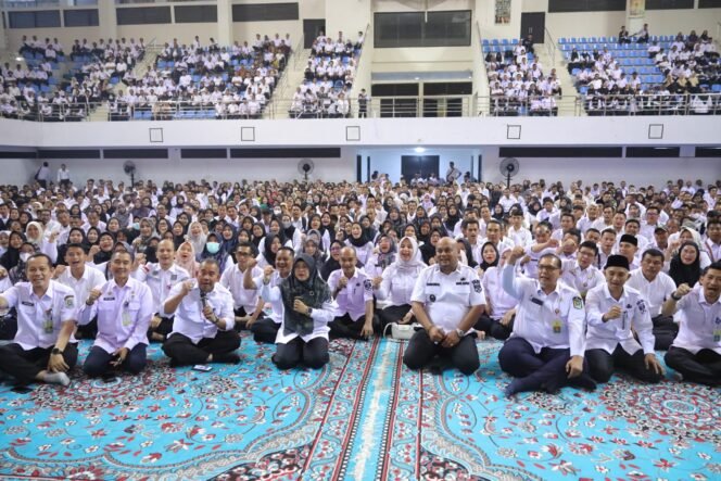 
Bupati Siak Perpanjang SK 2.994 ASN PPPK Paruh Waktu, Dapat Gaji 13 dan THR