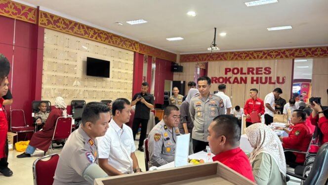 
HUT Humas Polri ke-75, Polres Rokan Hulu Gelar Donor Darah, Kumpulkan 34 Kantong Darah untuk Kemanusiaan
