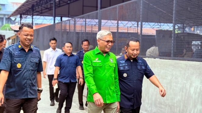 
Anggota Komisi XIII DPR RI Kunjungi Lapas Bangkinang, Tinjau pembinaan Dan Sarana Prasarana