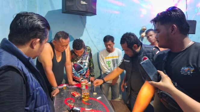 
Jaga Kamtibmas, Polres Kampar Laksanakan Razia Gabungan Sasar Sarang Narkoba di Wilayah Kampar Kiri
