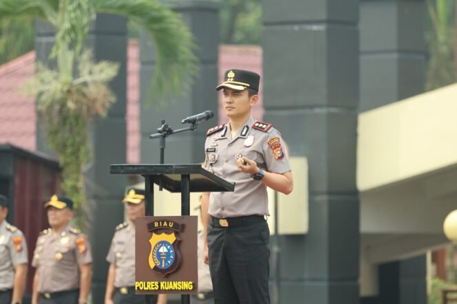 
Kapolres Kuansing Pimpin Upacara PTDH Anggota Polri, Tegaskan Pentingnya Integritas dan Disiplin
