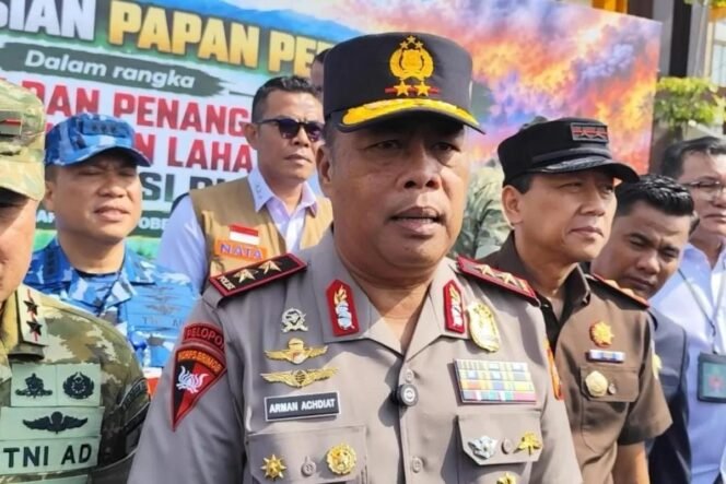 
					Kapolda Riau Tegaskan Proses Hukum Anggota Polri dalam Kasus Dugaan Pembunuhan Ibu Kandung