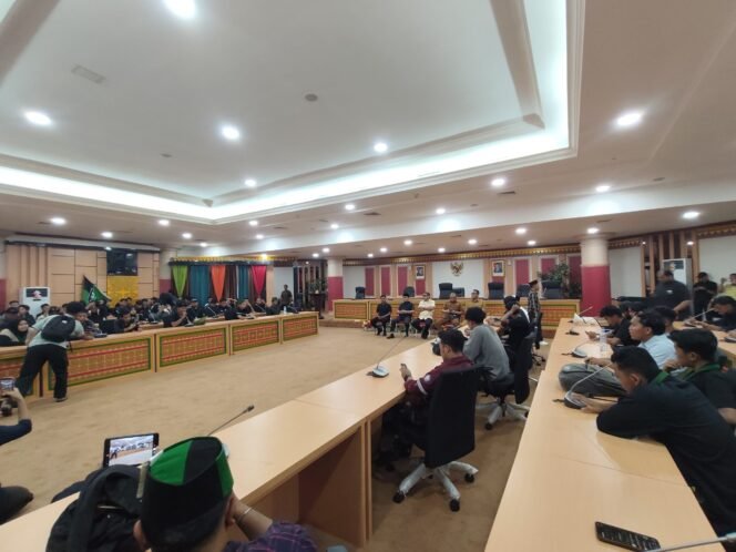 
					Polresta Pekanbaru Kawal Aspirasi Mahasiswa HMI, Kedepankan Pendekatan Humanis dan Jembatani Dialog dengan DPRD Prov Riau.