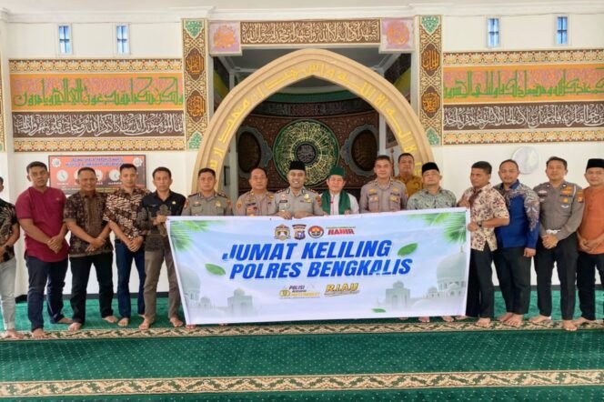 
					Jumat Keliling, Polres Bengkalis Perkuat Silaturahmi dan Ajak Masyarakat Jaga Kamtibmas